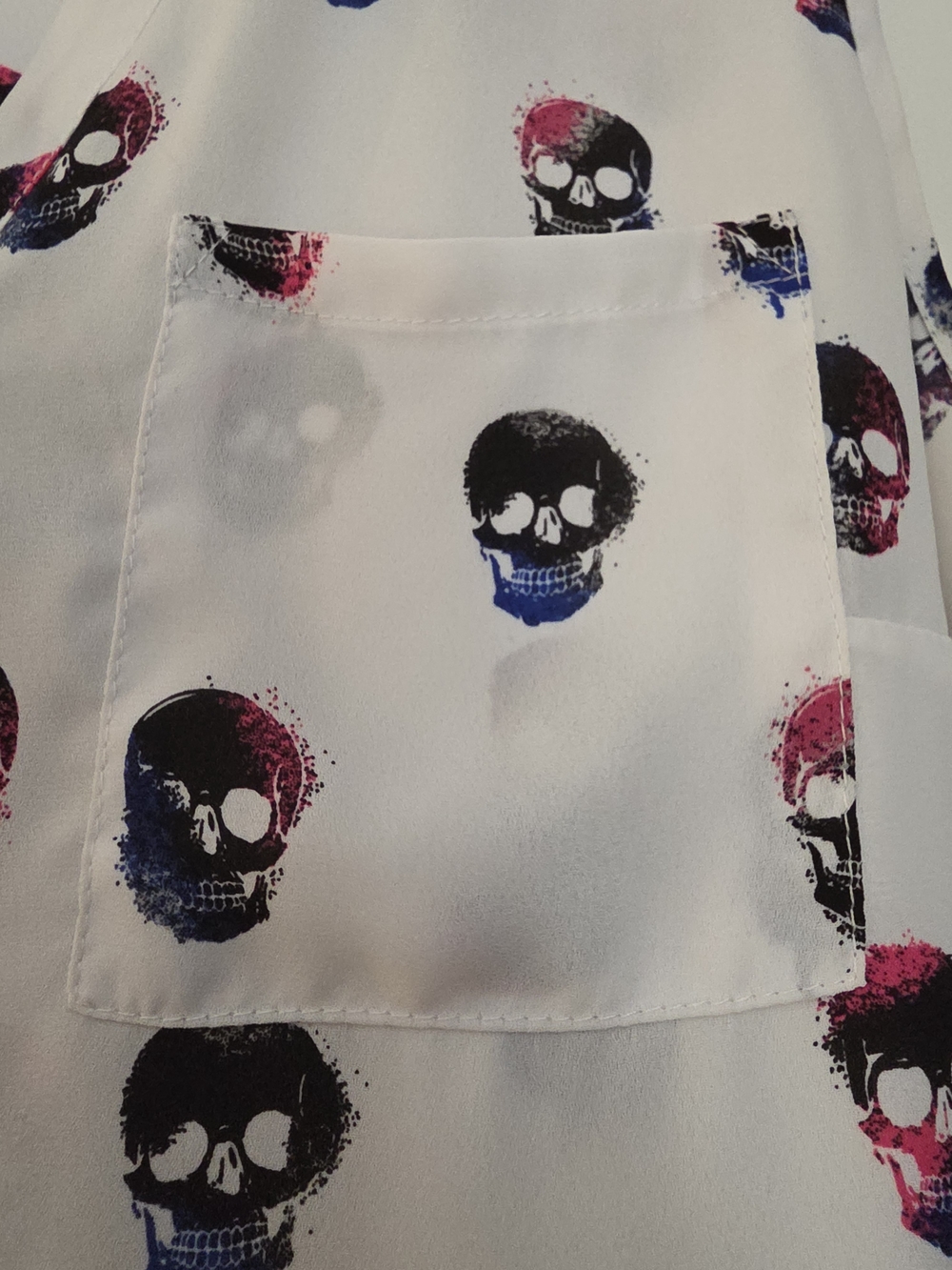 torrid White Sleeveless Skull Print Blouse - Picture 3 of 4